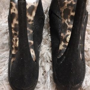 Betsy Johnson Glitter peep toe